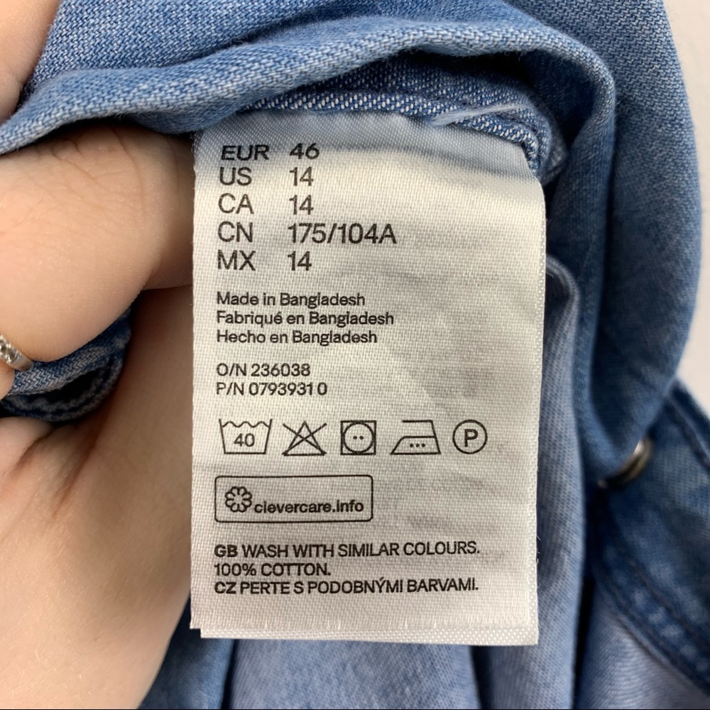 H&M Chambray Denim Style Button Front Top in Blue - Picture 7 of 7